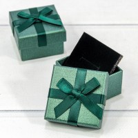 Коробка Квадратная 5,5*5,5*3,5 с бантиком Зелёный 1/24 1/360 Арт: 62555/4